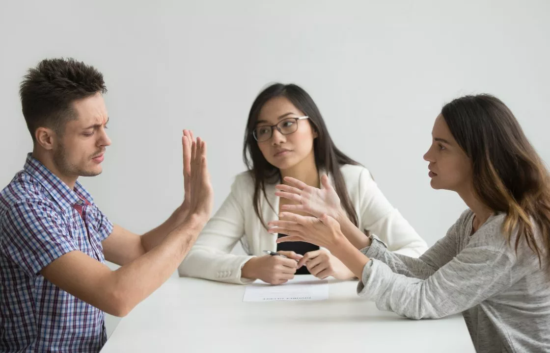 Image of couple arguing in family mediation Portsmouth