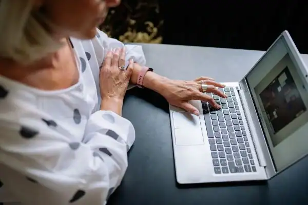 Image of woman attending online mediation Portsmouth services from Barker Mediation